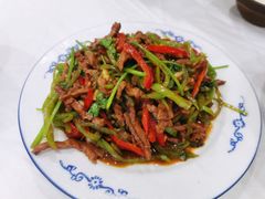 香菜炒牛肉丝-新新湘菜馆(新中街二条店)