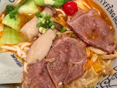 苗家红酸汤牛肉粉-俏凤凰(美林M·LIVE天地东座店)