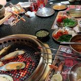 我们是六个人 选择啦一个六人卡座 坐着也很舒服