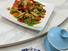 -三江源美食城