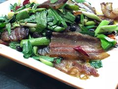 -石磨豆花家常菜·牦牛排土火锅