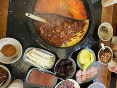 -重庆川渝肥妹火锅