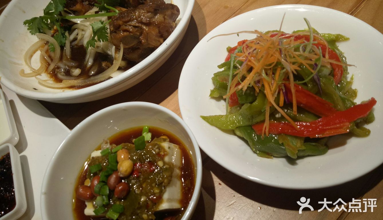 他们家羊肉串好吃的，但是我忘拍了