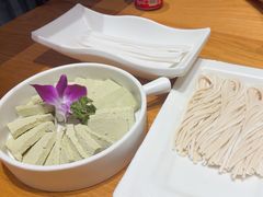 -额尔敦传统涮.冰煮羊火锅(乌兰察布体育场店)