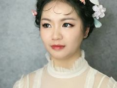 -金夫人化妆摄影职业培训学校