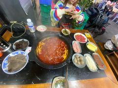 -重庆川渝肥妹火锅
