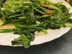 -沙枣树辣子鸡•新疆家常菜(喀什西路店)