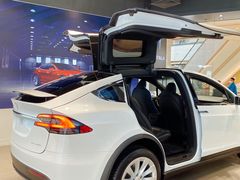 -TESLA 特斯拉(上海太古汇体验店)