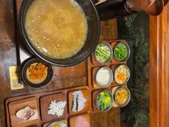 -银米·云南传统过桥米线(双廊黑金冠店)