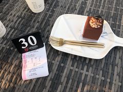 -UNI UNI(环亚凯瑟琳店)