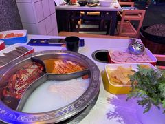 -钢管厂五区小郡肝串串香火锅(人民广场店)