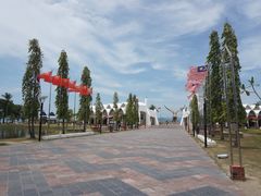 -巨鹰广场