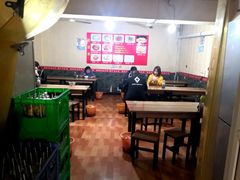 大堂-老字号杨坡红油米线腊汁肉夹馍(东四道巷店)