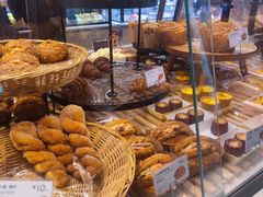 -巴黎贝甜(大宁国际商业广场店)