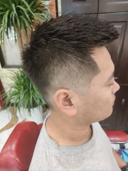 -东方先生国潮男士理发馆