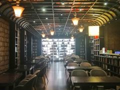 -钟书阁(松江泰晤士小镇店)