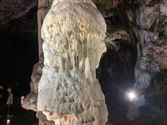 -波斯托伊纳溶洞