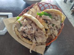 -金卯白肉罩火烧