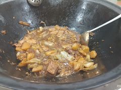 -粘豆包柴火铁锅炖