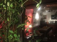 -Cuc Gach Quan Restaurant