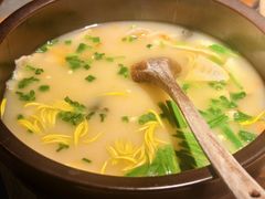 -花菇朵·云山雀 ll 野生菌锅·野果酸汤·精品滇菜(万柳店)