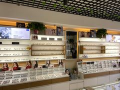 -视野联行眼镜·蔡司授权店(长白万象汇店)