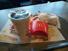 -麦当劳(展览路店)