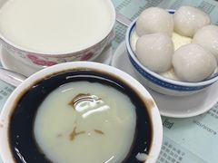 龟苓膏加炼乳-阿三麻蓉汤圆(顺光大厦店)