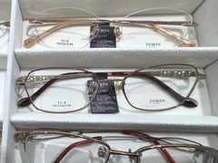 -三叶眼镜城批发市场(上海火车站店)