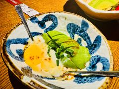 温泉蛋拌牛油果-鸟屯(三里屯店)