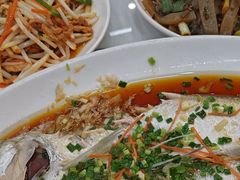 -丹水桥地锅鱼·翘嘴鲌·地方特色全鱼宴(丹江口大坝店)
