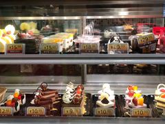 蛋糕切块-三色鸽西饼店(黄河路店)