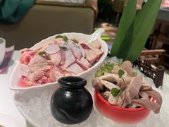 -洪氏嗨捞·广东猪肚鸡·椰子鸡火锅(西咸万象城店)
