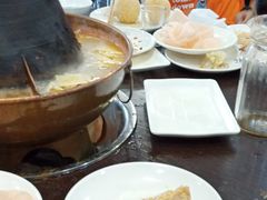 -楼外楼大刀肉传统火锅居(繁荣路店)