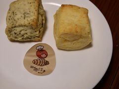 -四個柿子麵包屋