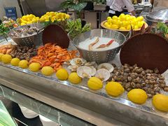 -广州万富希尔顿酒店·感趣自助餐厅·金秋蟹宴生蚝海鲜刺身
