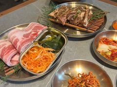 -草家酱蟹炭火烤肉店(珲春南路一店)