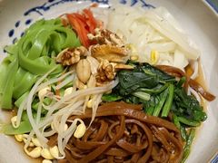 -江城小馆陕南妈妈菜·全球旅行餐厅(钟楼店)