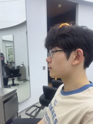 -一家只做男发烫染的店
