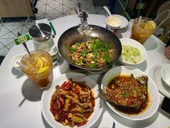 -费大厨辣椒炒肉(高铁吾悦广场店)
