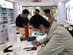 -荣耀授权专卖店(黄浦浙江中路店)