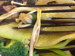 -拈签一笑黄牛肉辣卤串串