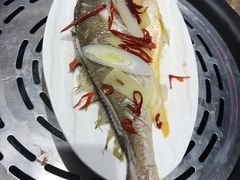 大黄鱼-日进一片海.生腌海鲜火锅.宵夜烧烤(三里屯总店)