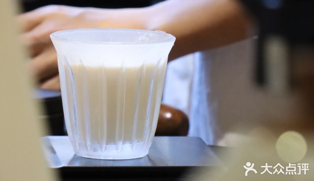 梅林新晋咖啡店 拾豆者：黑白配 浓缩牛奶配