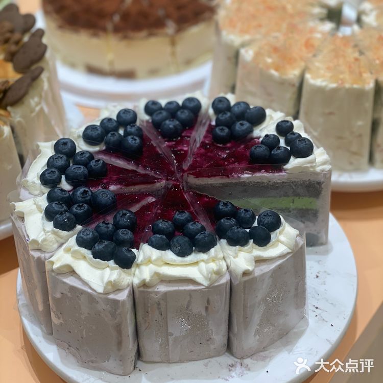 就在绍兴天地❗️88/位的甜品自助🍰甜品脑袋狂