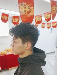 -米娜护肤造型