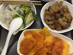 -同济大学本部学苑饮食广场