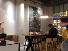 大堂-HELLO 27 意面·沙拉·帕尼尼