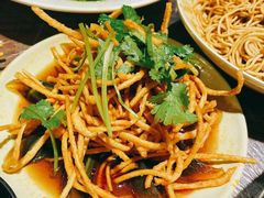 皮蛋拌馓子-靓靓蒸虾(中山公园店)