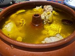 汽锅仔鸡-香满楼.建水老宅院